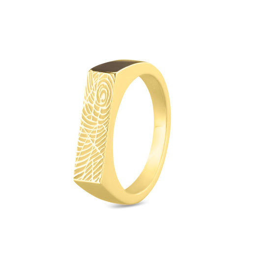 Ring 5mm met een rechthoekig strak vlak aan de bovenzijde voorzien van een vingerafdruk
