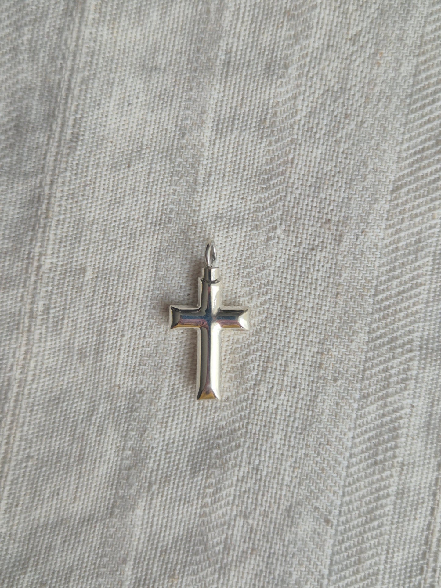 Ashanger Cross Small