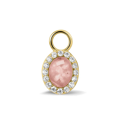 Ovaal gevormde oorhangers, 18 mm lang rondom afgewerkt met zirkonia's, aan de voorzijde zichtbaar gevuld met as of haar.blush .