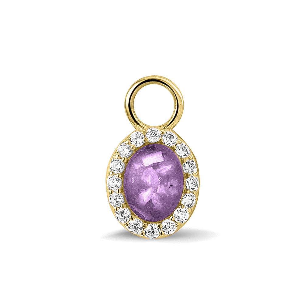 Ovaal gevormde oorhangers, 18 mm lang rondom afgewerkt met zirkonia's, aan de voorzijde zichtbaar gevuld met as of haar. Purple