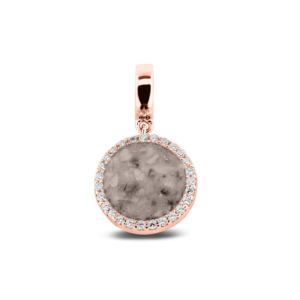 Asbedel, subtiel design rondom afgewerkt met zirkonia's  die aan de voorzijde zichtbaar gevuld wordt met as of haar met een keuze in 20 kleuren. Silver