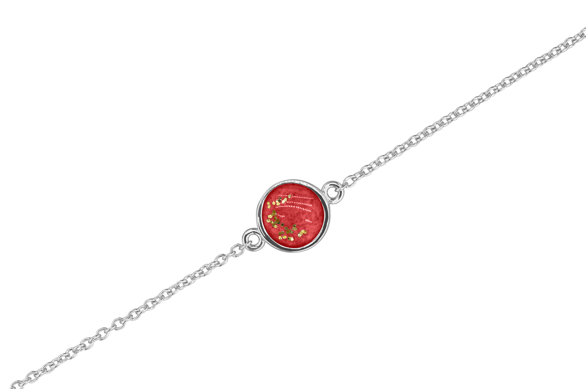 As armband met rondje als compartiment in het midden aan de voorzijde. Red