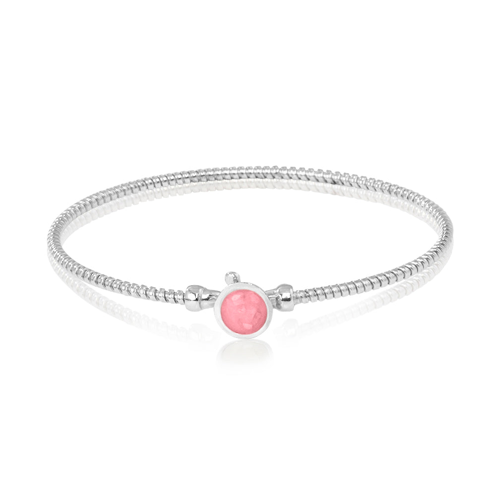 Zilveren as armband met in het midden een ornamentje, gedenksieraad. Soft