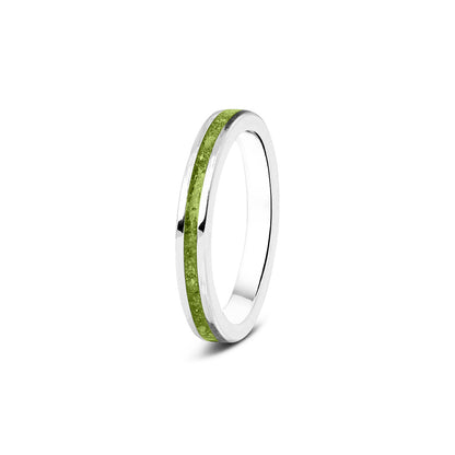 Gedenksieraad, ring 3 mm rondom zichtbaar gevuld met as of haar. Het vullen en sealen met onze speciale hars wordt in onze ambachtelijke edelsmederij gedaan. Green