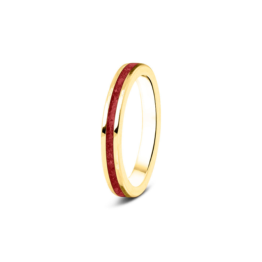 Gedenksieraad, ring 3 mm rondom zichtbaar gevuld met as of haar. Het vullen en sealen met onze speciale hars wordt in onze ambachtelijke edelsmederij gedaan. Red