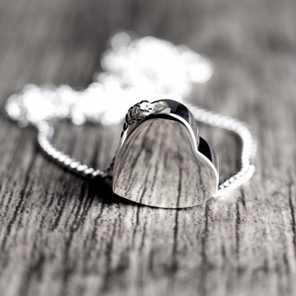 Hanger in hart vorm, de ashangers uit deze collectie gedenksieraden zijn eenvoudig zelf te vullen .Alle